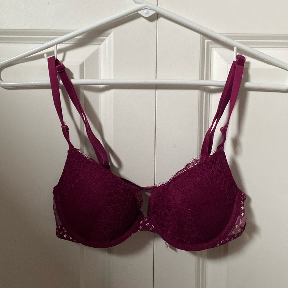 Victoria’s Secret Maroon and Gold Patterned Bra - 32B